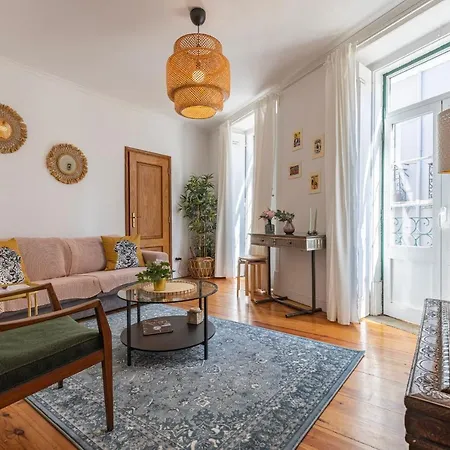 Classy And Charming By Lovelystay Lisboa